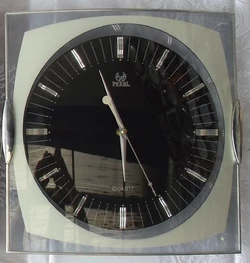 Часы настенные PW055